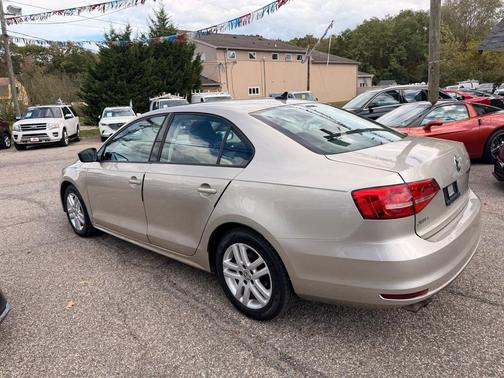 2015 Volkswagen Jetta Auto S w/Technology
