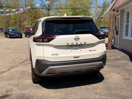 White 2023 Nissan Rogue SV