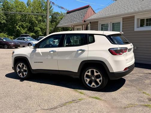 White 2019 Jeep Compass Sport