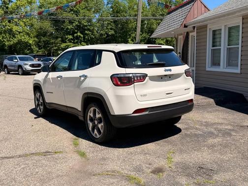 White 2019 Jeep Compass Sport
