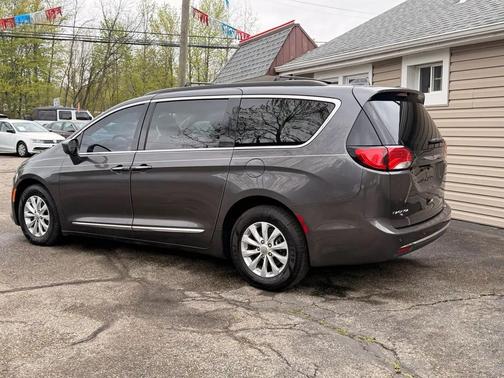 Gray 2017 Chrysler Pacifica Touring-L