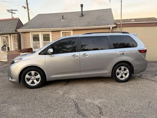 Gray 2017 Toyota Sienna LE