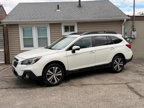 White 2018 Subaru Outback 2.5i Limited