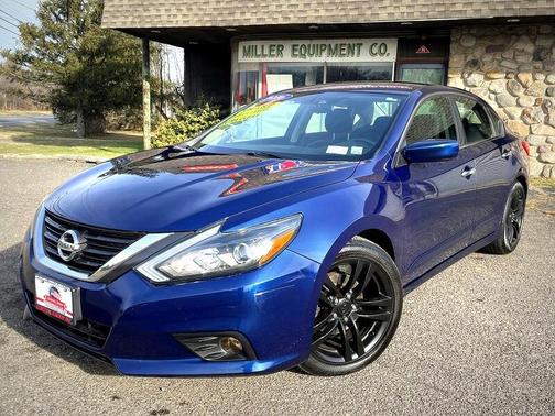 Photo 2 of 32 of 2016 Nissan Altima 2.5 SR