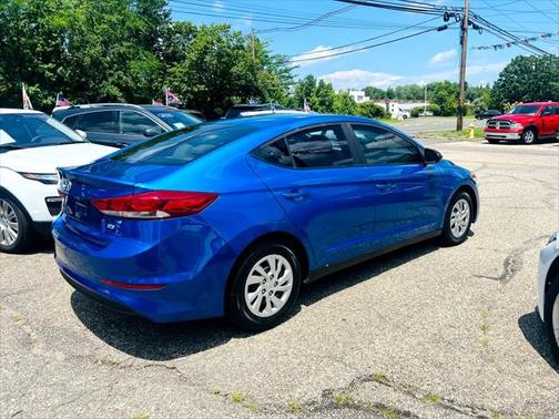2018 Hyundai ELANTRA SE