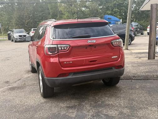 Red 2018 Jeep Compass Latitude
