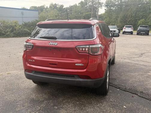 Red 2018 Jeep Compass Latitude
