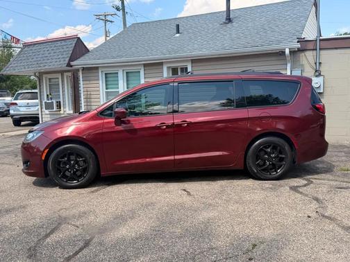 Burgundy 2018 Chrysler Pacifica Touring-L