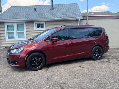 Burgundy 2018 Chrysler Pacifica Touring-L
