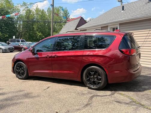 Burgundy 2018 Chrysler Pacifica Touring-L