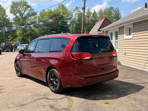 Burgundy 2018 Chrysler Pacifica Touring-L