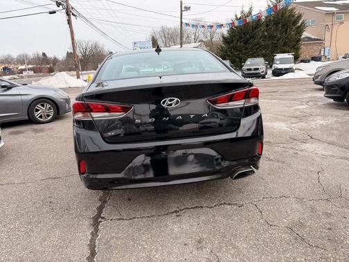 2018 Hyundai SONATA SE