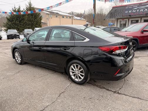 2018 Hyundai SONATA SE