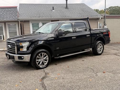 Black 2016 Ford F-150 XLT