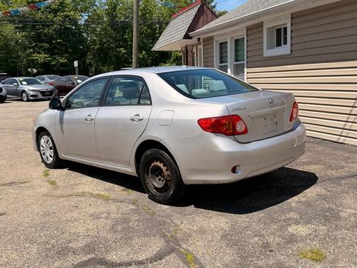 Silver 2009 Toyota Corolla S