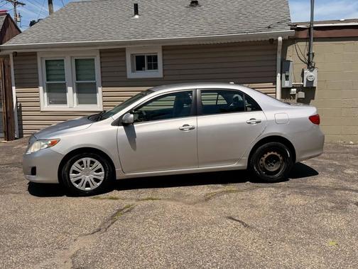Silver 2009 Toyota Corolla S