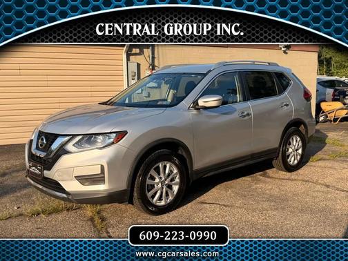 Silver 2017 Nissan Rogue SV