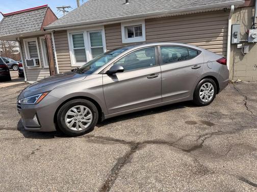 2020 Hyundai ELANTRA SE