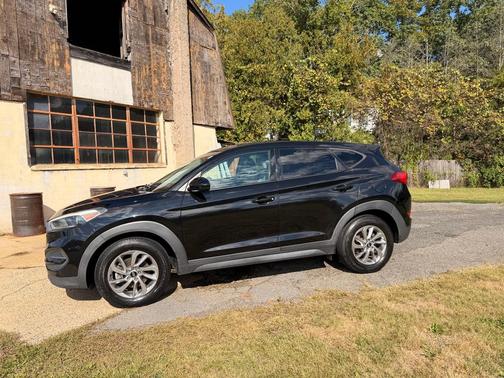 2018 Hyundai TUCSON SE