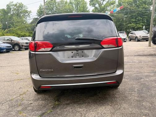 Gray 2017 Chrysler Pacifica Touring-L