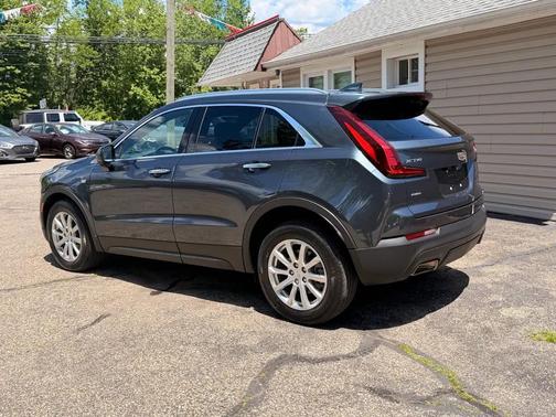 Gray 2021 Cadillac XT4 Luxury