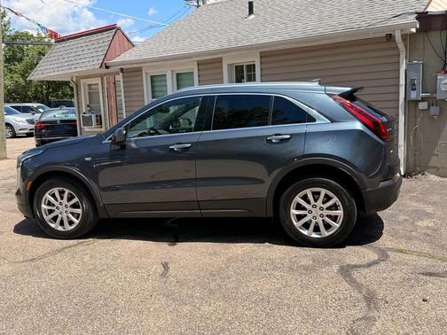 Gray 2021 Cadillac XT4 Luxury
