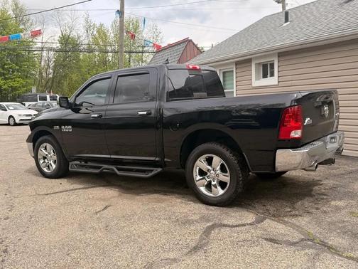 Black 2014 RAM 1500 4WD Crew Cab 140.5'' Big Horn