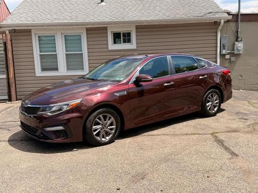 Maroon 2020 Kia Optima LX