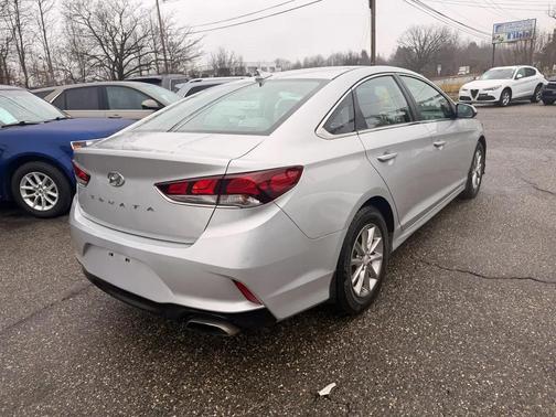 2018 Hyundai SONATA SE