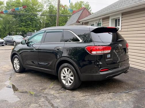Black 2017 Kia Sorento LX