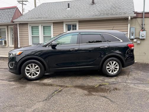 Black 2017 Kia Sorento LX