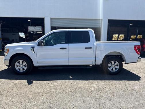 Oxford White 2021 Ford F-150 XLT