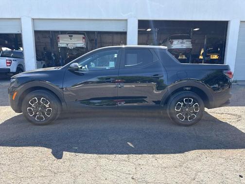 Phantom Black 2024 Hyundai SANTA CRUZ 2.5L SEL