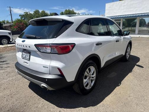 Oxford White 2020 Ford Escape S