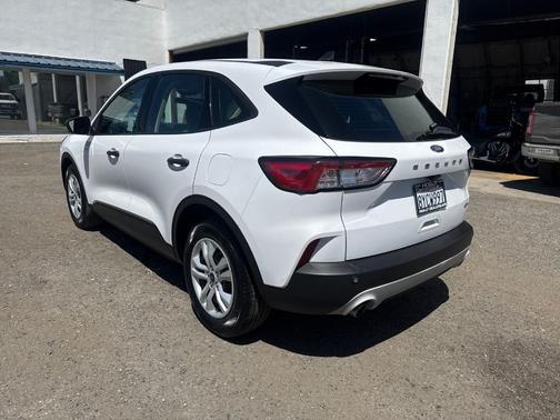 Oxford White 2020 Ford Escape S