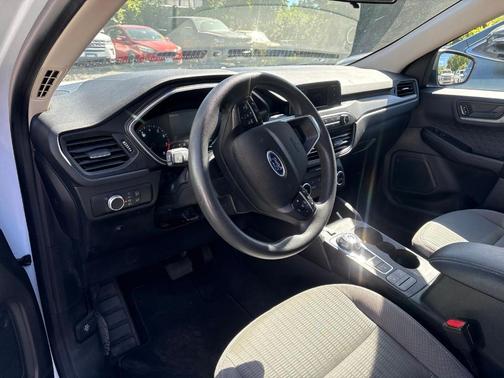 Oxford White 2020 Ford Escape S