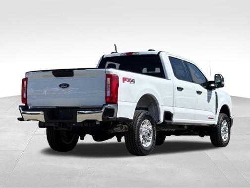 Oxford White 2026 Ford F-250 XLT
