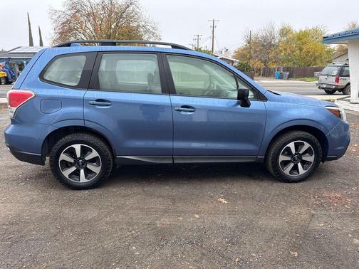 2017 Subaru Forester 2.5i