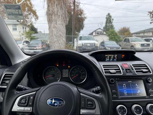 2017 Subaru Forester 2.5i