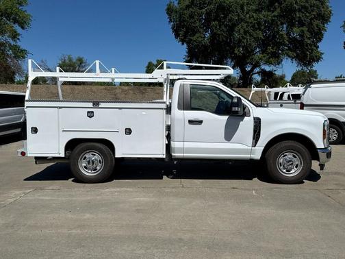 Oxford White 2026 Ford F-250 XL
