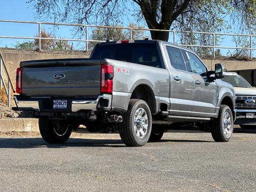 Carbonized Gray Metallic 2026 Ford F-350 Lariat Super Duty
