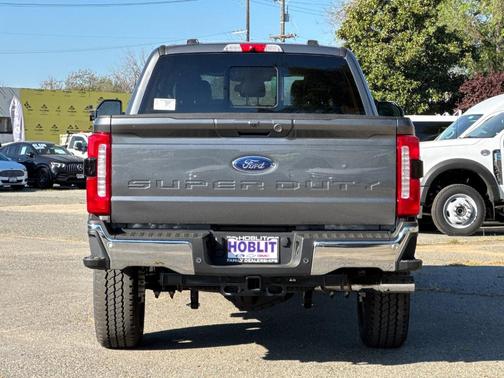 Carbonized Gray Metallic 2026 Ford F-350 Lariat Super Duty