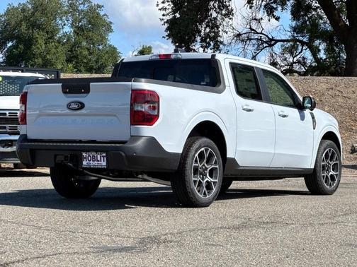 Space White Metallic 2026 Ford Maverick Lariat