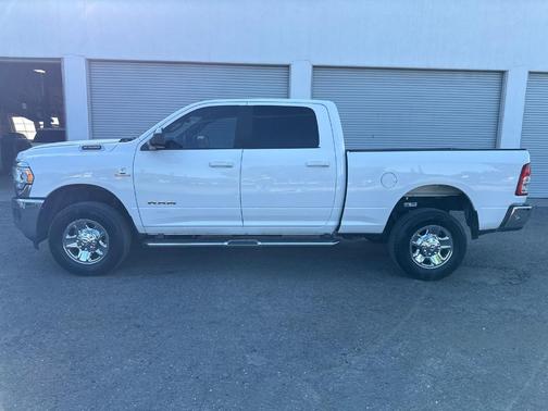 Bright White Clearcoat 2022 RAM 2500 Big Horn