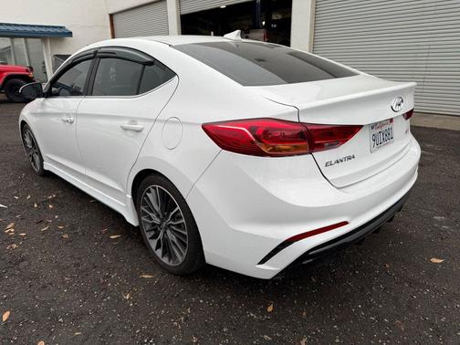 2018 Hyundai ELANTRA Sport