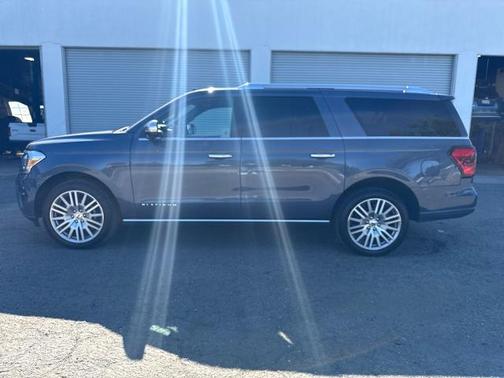 BLUE TINTED CLEARCOAT 2023 Ford Expedition PLATINUM