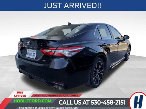 Midnight Black Metallic 2020 Toyota Camry SE