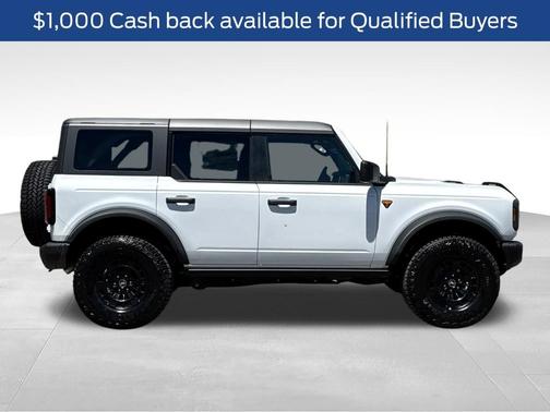 Oxford White 2026 Ford Bronco Badlands