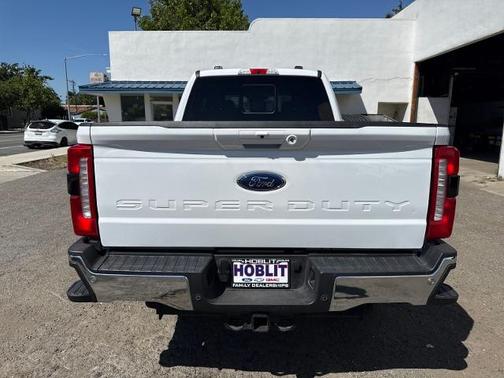 OXFORD WHITE 2024 Ford F-250 LARIAT