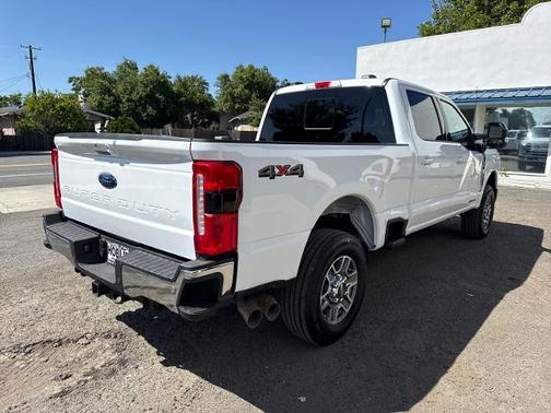 OXFORD WHITE 2024 Ford F-250 LARIAT